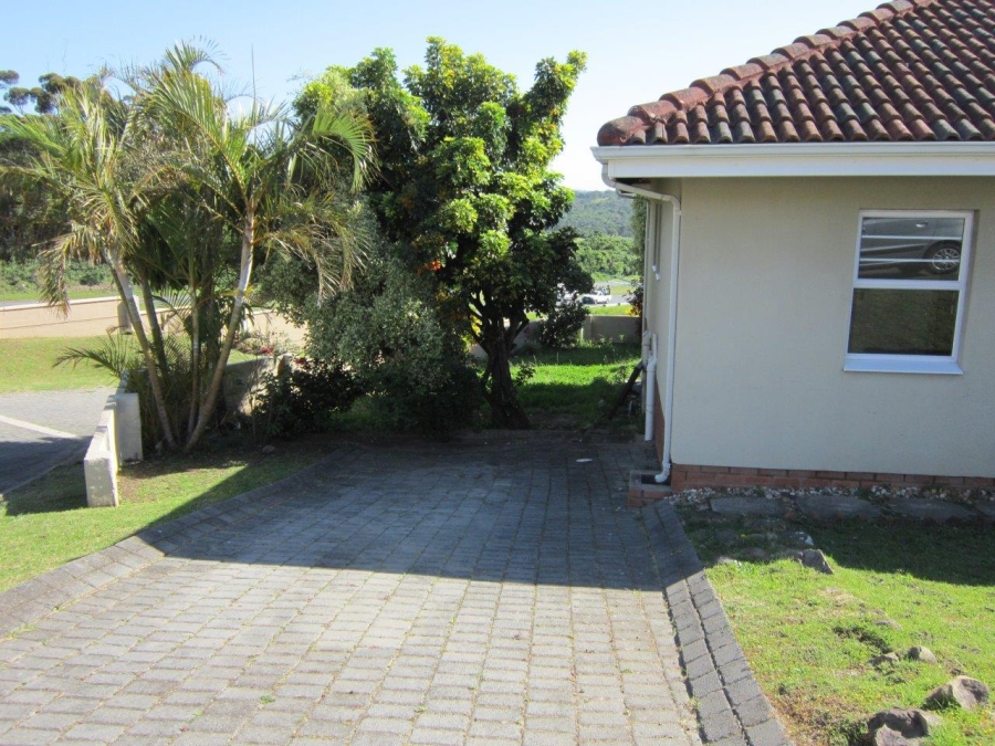 To Let 3 Bedroom Property for Rent in Beacon Bay Eastern Cape